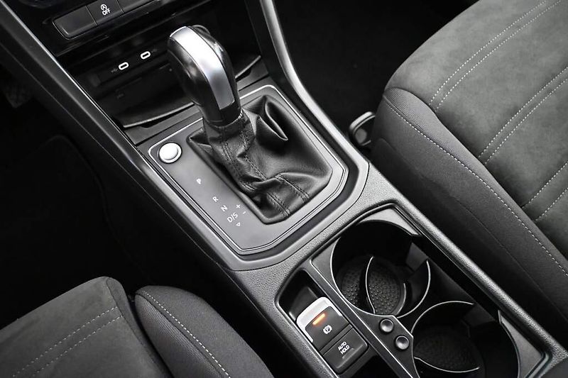 Volkswagen Touran (2023) 2.0 LED DSG ACC Tažné COMFORTL - fotka 21 z 32