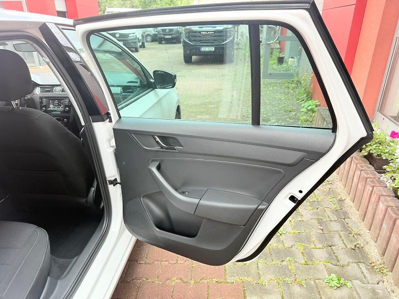 Škoda Rapid (2016) 1.4 TSI 92KW, Style Plus - fotka 17 z 18