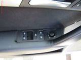 Volkswagen Passat (2011) 1.6 TDi, AC, tempo, park - náhled 11