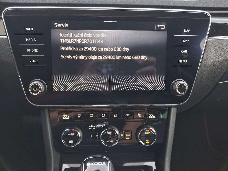 Škoda Superb (2023) Combi L&K DSG 4x4 2,0TDi 147kW - fotka 18 z 35