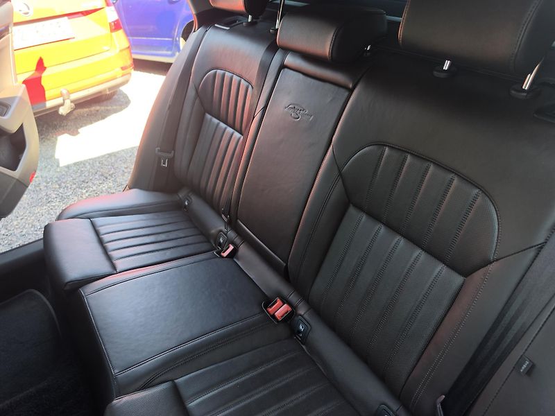 Škoda Superb 2.0 TDI L&Klement  4x4 - fotka 13 z 23