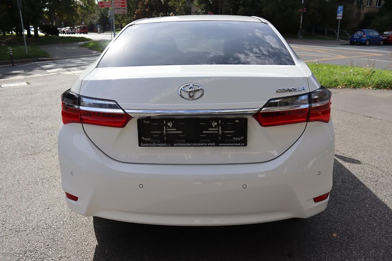 Toyota Corolla (2018) Toyota Corolla Sedan 1.6 - fotka 15 z 60