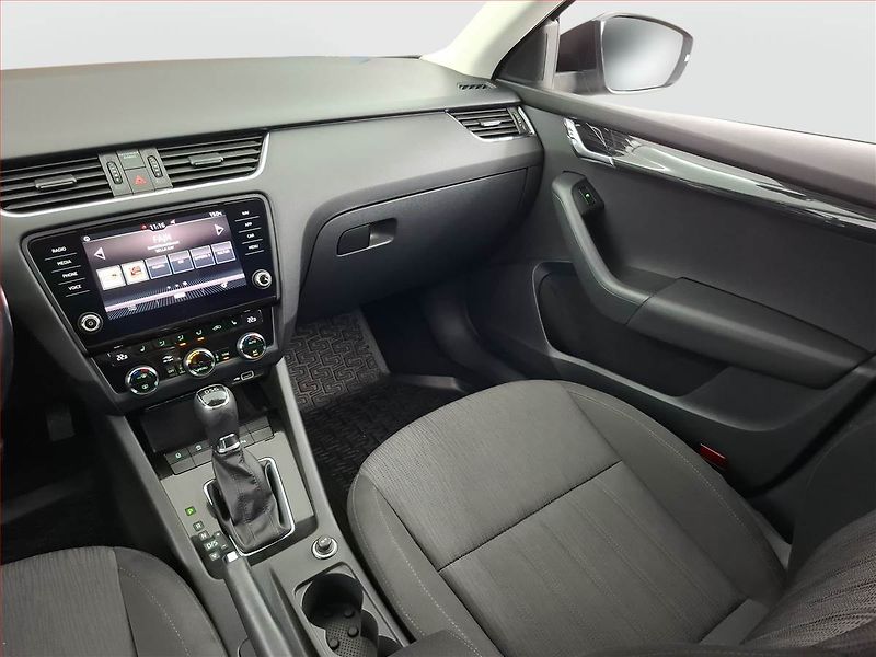 Škoda Octavia (2018) Style 2.0 TDI, Automat, Navi - fotka 8 z 21