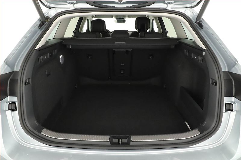 Škoda Superb (2025) 2.0 TSI, LAURIN&KLEMENT, DPH - fotka 19 z 20