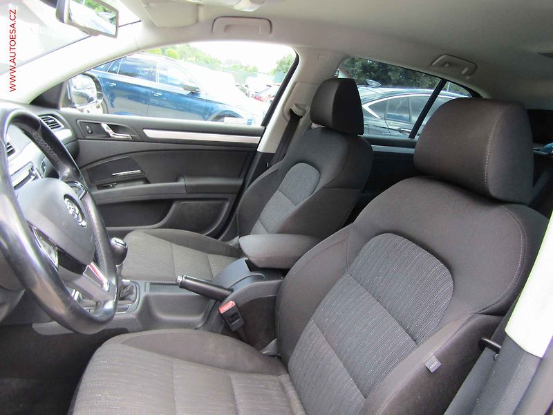 Škoda Superb (2014) 2.0TDi, Bixen, kůže - fotka 9 z 19