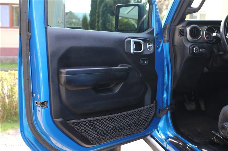 Jeep Gladiator 3,6 V6 - fotka 25 z 63
