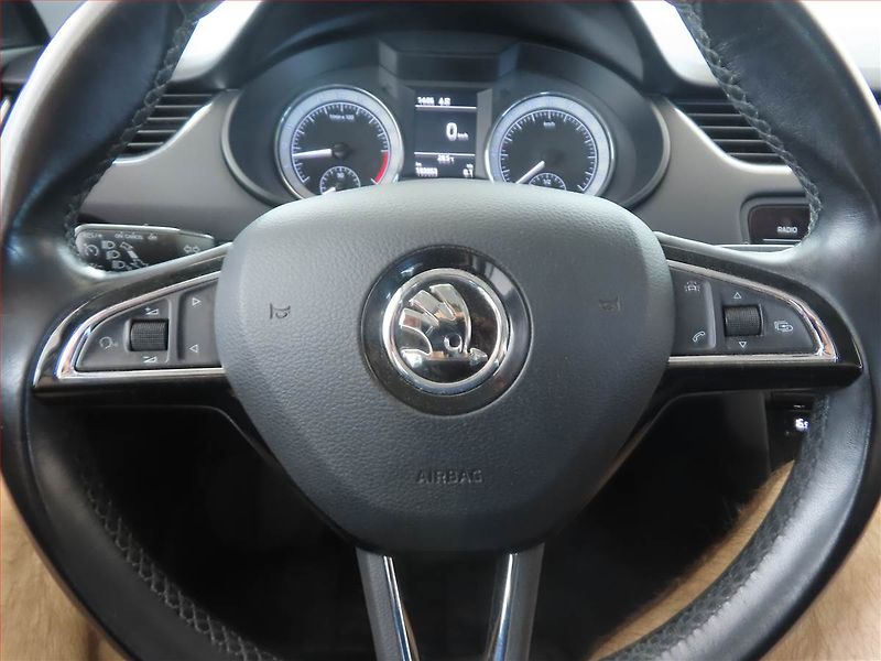 Škoda Octavia (2017) 1.6 TDI, Navi, Tempomat - fotka 15 z 16