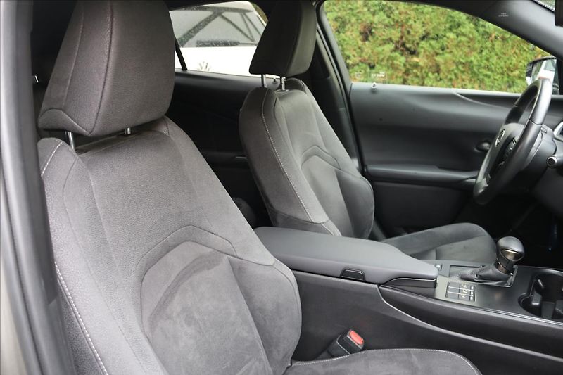 Lexus UX 250h 2,0 HEV, DSG, 1.Maj.  UX - fotka 41 z 64