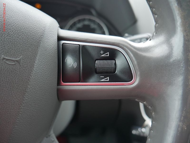 Audi Q5 (2011) 2.0TDi Quattro, 1.maj, AT - fotka 16 z 22