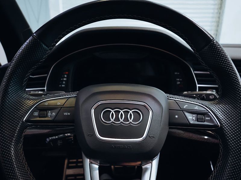 Audi SQ7 4.0TFSI Matrix - fotka 14 z 31