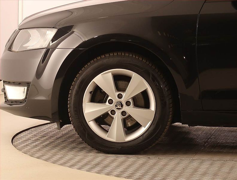 Škoda Octavia (2013) 1.4 TSI, Serv.kniha, Kůže - fotka 14 z 21