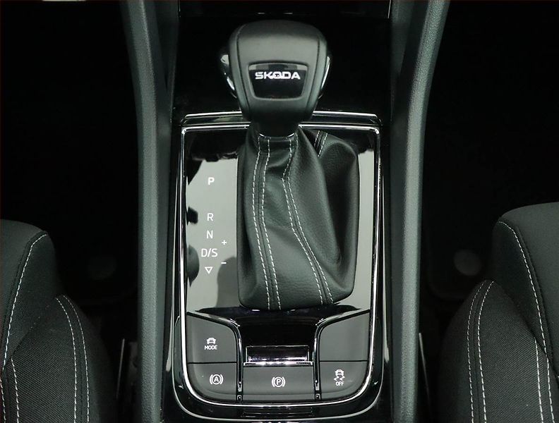 Škoda Karoq (2024) Sportline 1.5 TSI - fotka 13 z 17