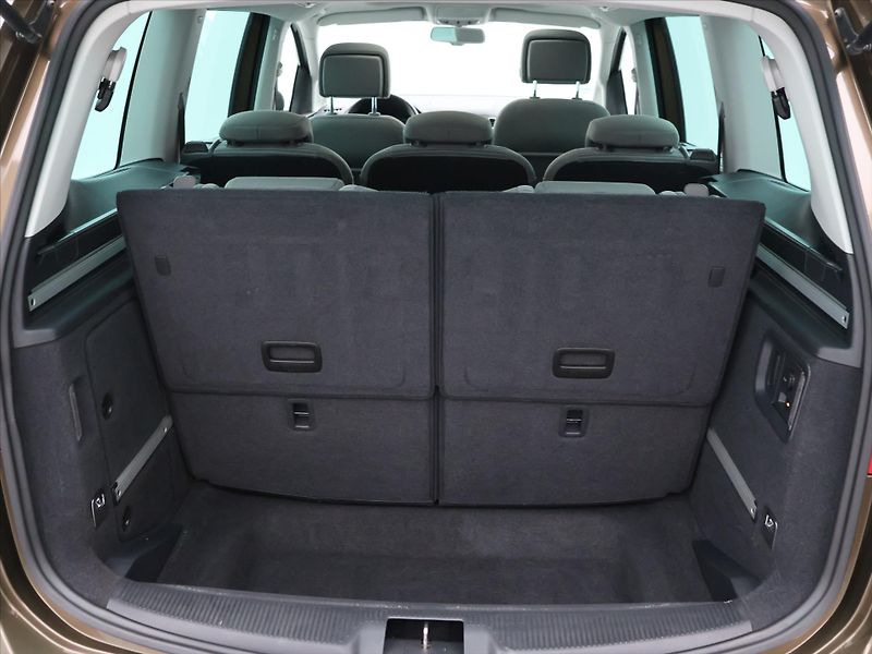 Seat Alhambra 2,0 TDI 103 kW 4DRIVE Panorama - fotka 10 z 38