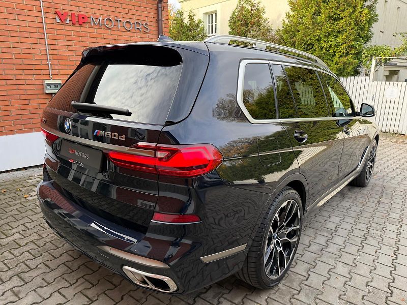 BMW X7 M50xD-R22-PANO-H&K-ČR-TOP STAV - fotka 6 z 53
