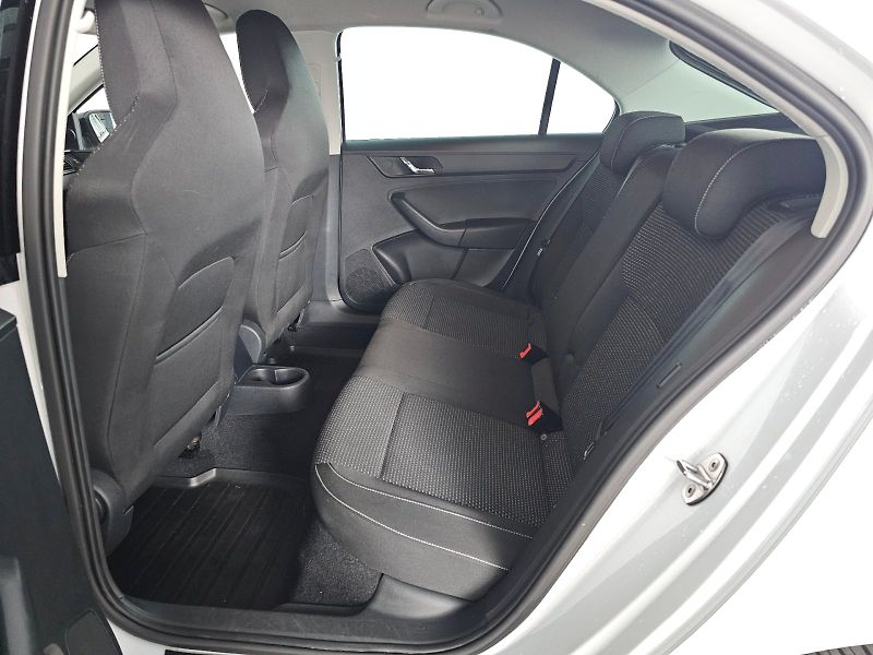 Škoda Rapid (2014) 1.2TSI 77kW STYLE PLUS - fotka 7 z 20