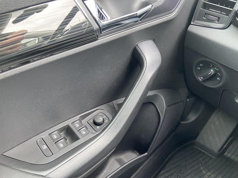 Škoda Karoq 1.5 TSI DSG / 110 kW Style Plu - fotka 13 z 25