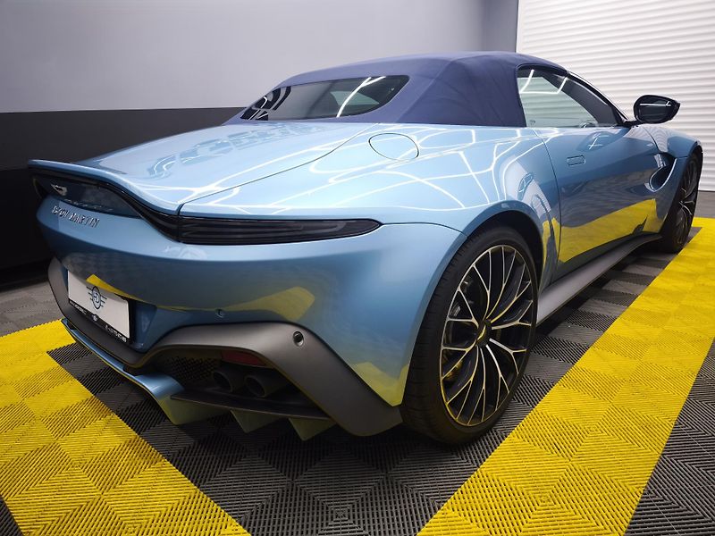 Aston Martin V8 Vantage (2022) - fotka 9 z 33