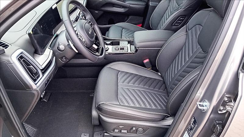 Kia Sorento 2,2 CRDI 8DCT TOP - fotka 7 z 12