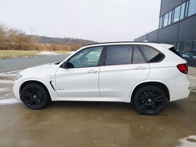 BMW X5 (2015) 4.0D,M-PACKETvolat 608 081 843 - fotka 6 z 16
