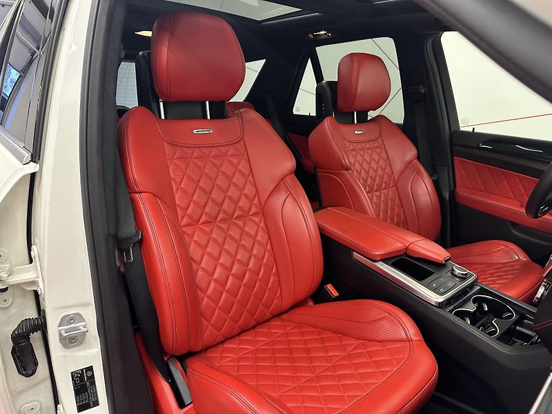 Mercedes-Benz Třídy M (2012) ML63 AMG DESIGNO*PANO*CZ*TAŽNÉ - fotka 9 z 19
