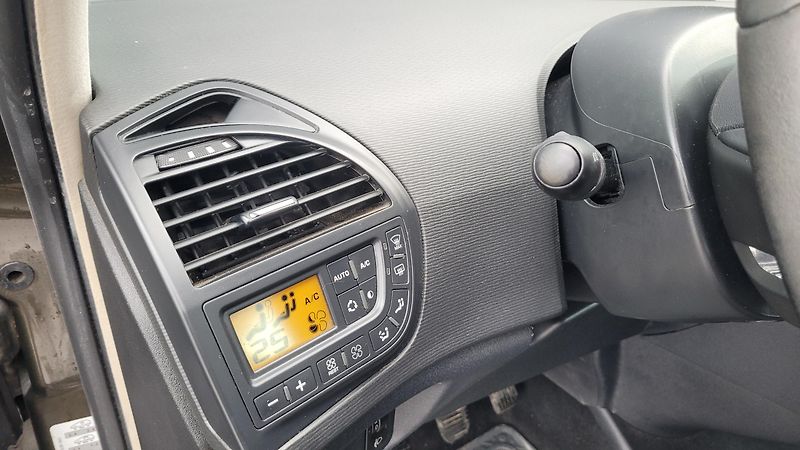 Citroën C4 Picasso (2010) 1,6 HDI PŮVOD ČR - fotka 20 z 23