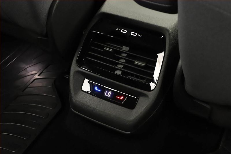 Volkswagen ID.4 (2022) Pro Perf. (82 kWh), SoH 95% - fotka 14 z 17