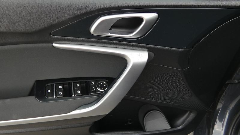 Kia Ceed SW 1.5 T-GDI SPIN - fotka 9 z 22
