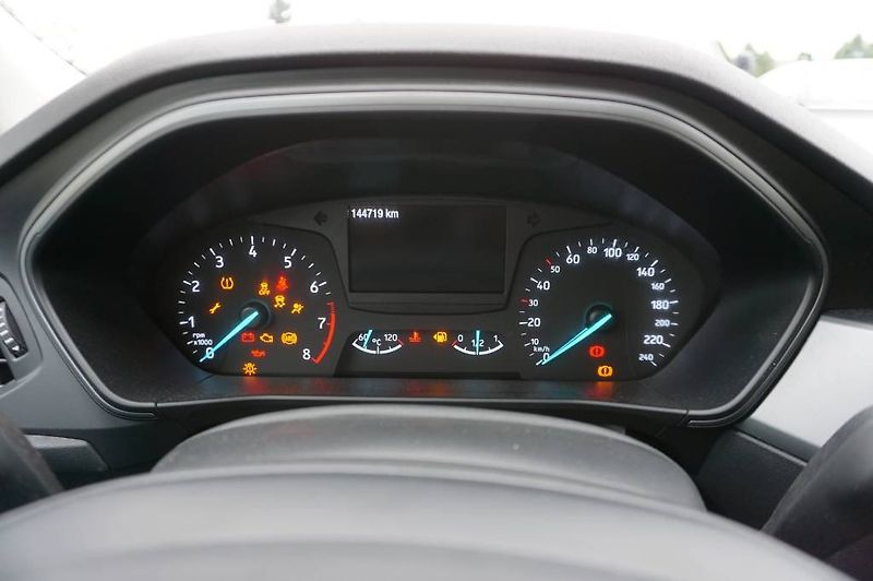 Ford Focus (2019) Fucus 1,0 92KW - fotka 15 z 21