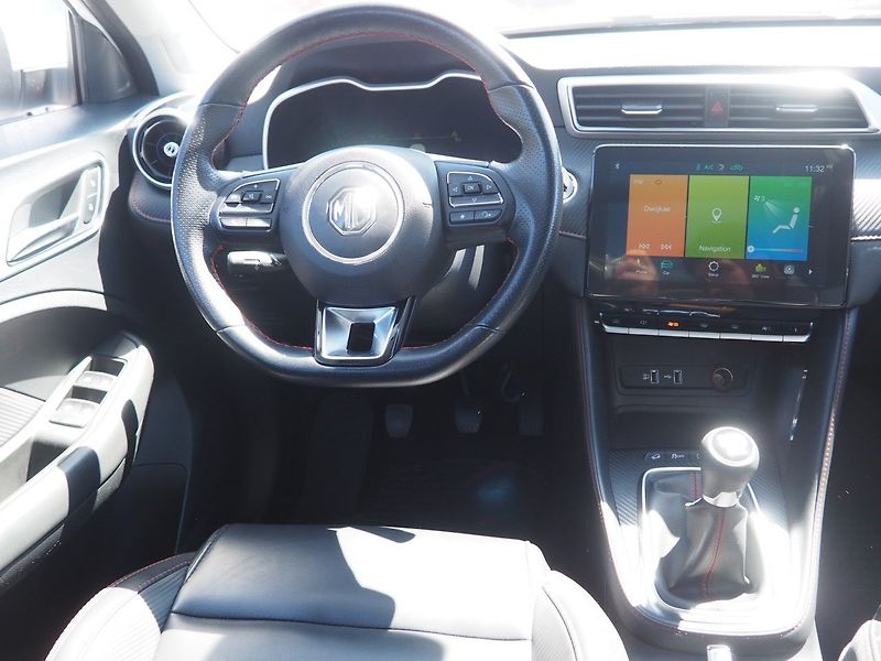 MG ZS (2023) 1.0T 82kW Elegance 1.Maj, Pano - fotka 15 z 37