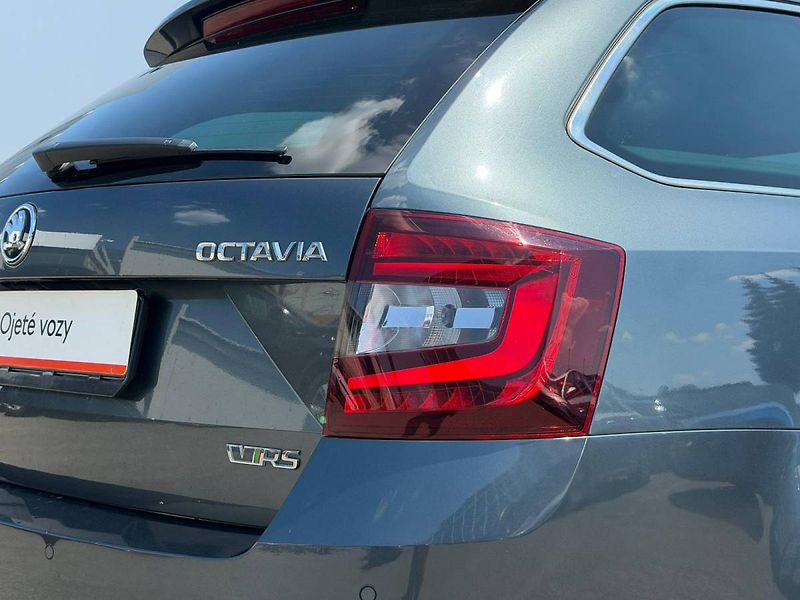 Škoda Octavia combi RS 2,0 TDI 135 kW 6° DSG - fotka 28 z 30
