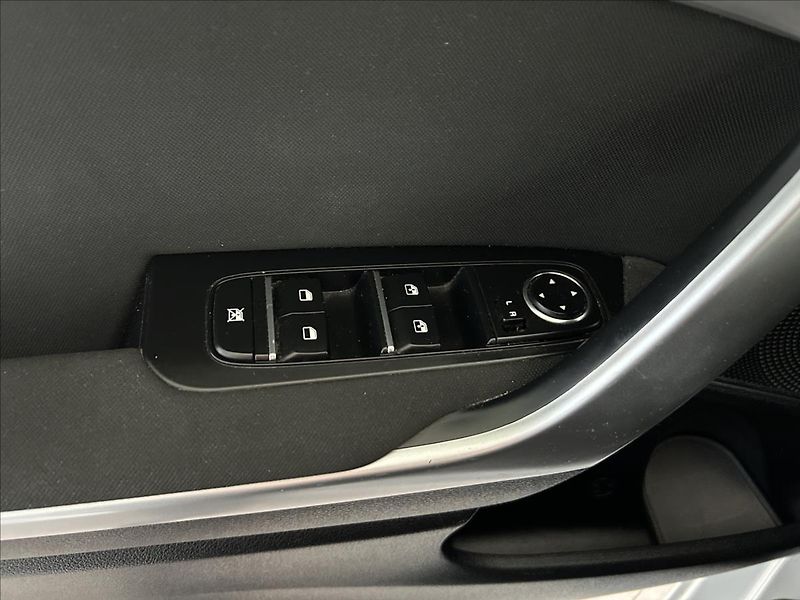 Kia Ceed 1,5   T-GDI 118kW,FRESH,1.MAJ, - fotka 10 z 22