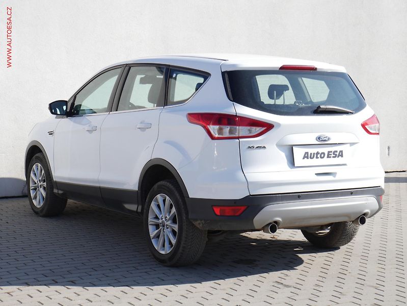 Ford Kuga (2015) 2.0 TDCi 4x4, ČR, AT, park - fotka 6 z 15