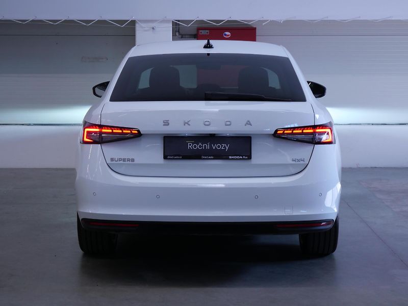 Škoda Superb - fotka 6 z 25