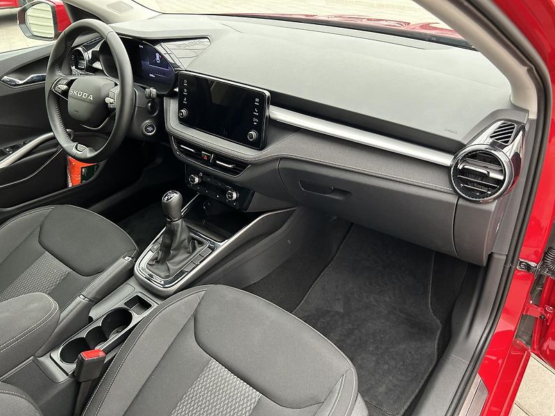Škoda Fabia 1.0 TSI Top selection - fotka 25 z 27
