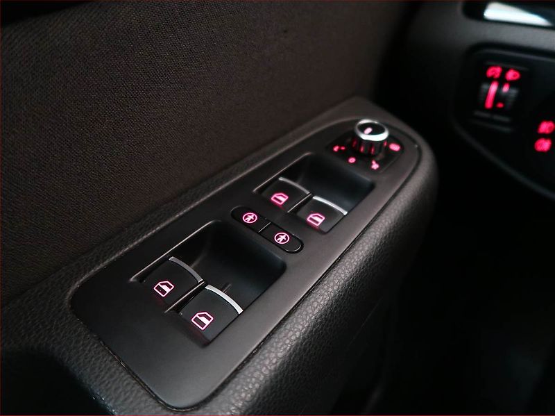 Seat Alhambra (2015) 2.0 TDI, Automat, 7 míst - fotka 18 z 19