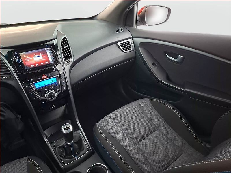 Hyundai i30 (2016) 1.6 GDI, ČR,1.maj, Tempomat - fotka 8 z 19