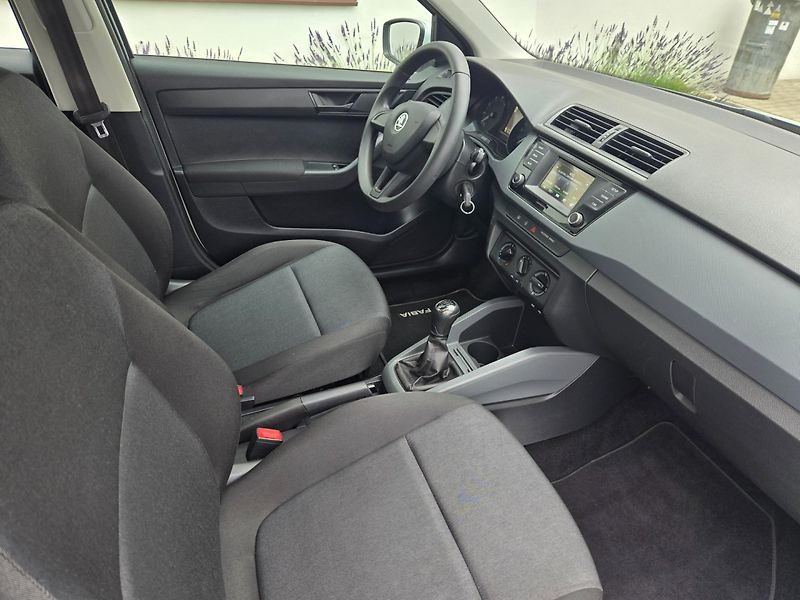 Škoda Fabia (2015) 1.0 MPi TOP STAV - fotka 16 z 21