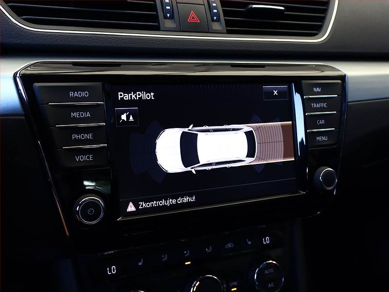 Škoda Superb (2016) Ambition 2.0 TDI, ČR,1.maj - fotka 15 z 19