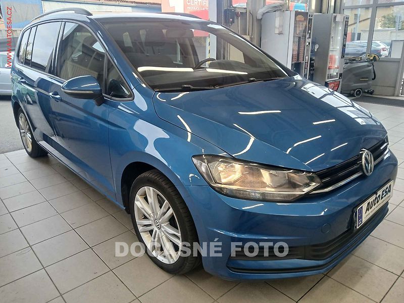 Volkswagen Touran (2016) 2.0TDi, navi, AC - fotka 1 z 3