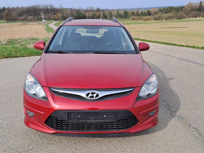 Hyundai i30 (2012) 1.4i DOLOŽENÉ KM - fotka 2 z 33