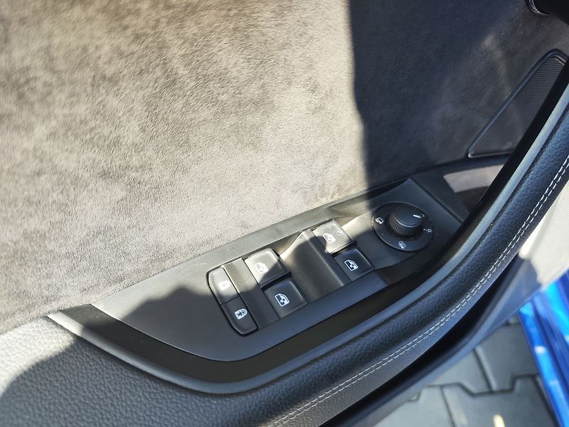 Škoda Superb 2.0 TDI/147kW Sportline DSG 4x - fotka 33 z 36