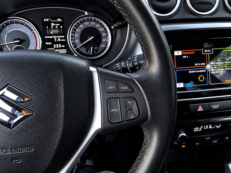 Suzuki Vitara (2020) 1.4 BoosterJet 103 kW  - fotka 23 z 26