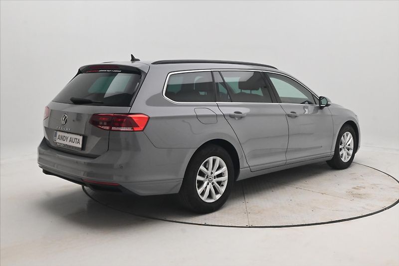 Volkswagen Passat 2,0 TDI 110kW DSG Business Zár - fotka 5 z 31