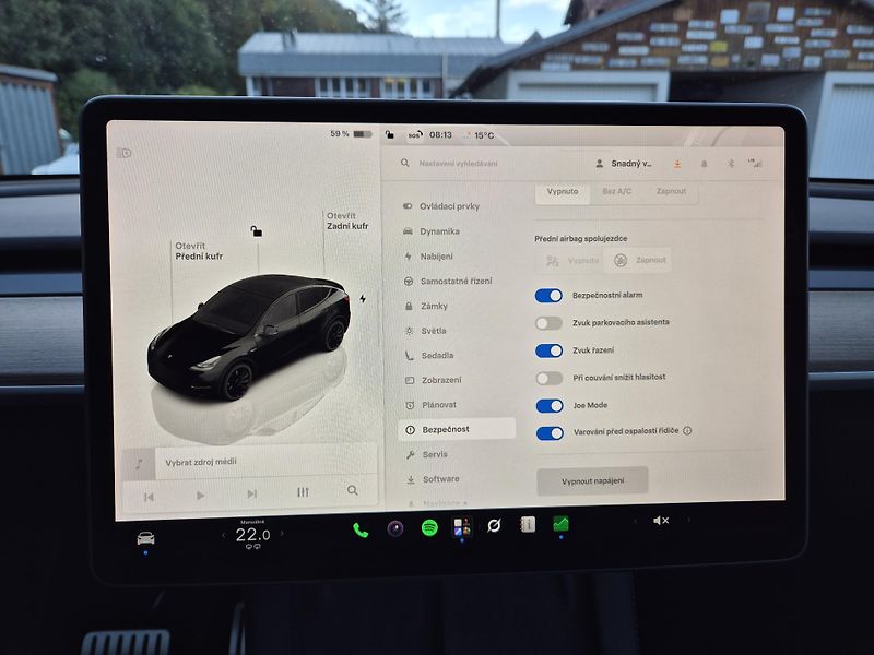 Tesla Model Y ZAMLUVENO !  393kw 21ALU 93,0% - fotka 27 z 48