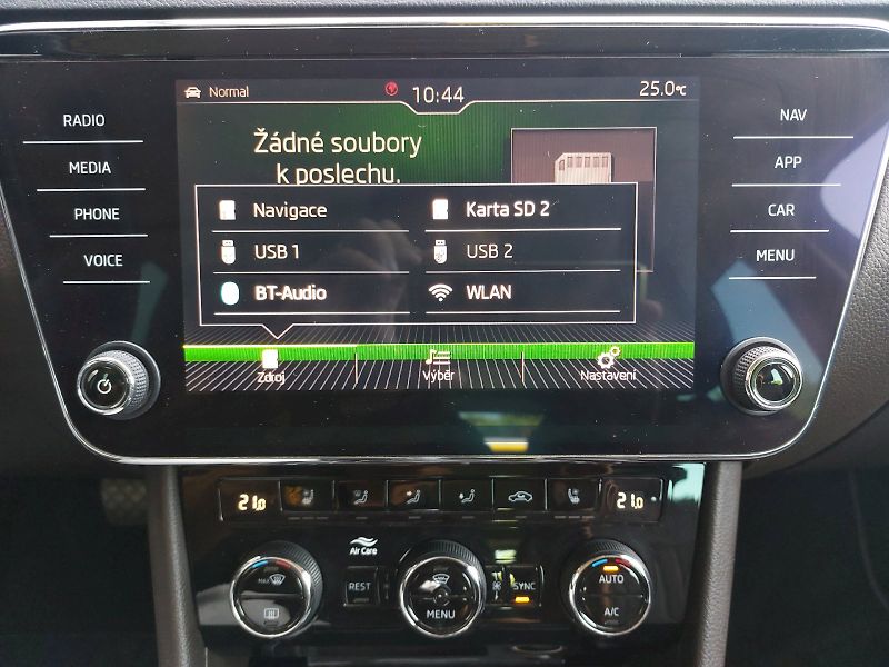 Škoda Superb (2019) Combi L&K DSG 4x4 2,0TDi 140kW - fotka 24 z 35