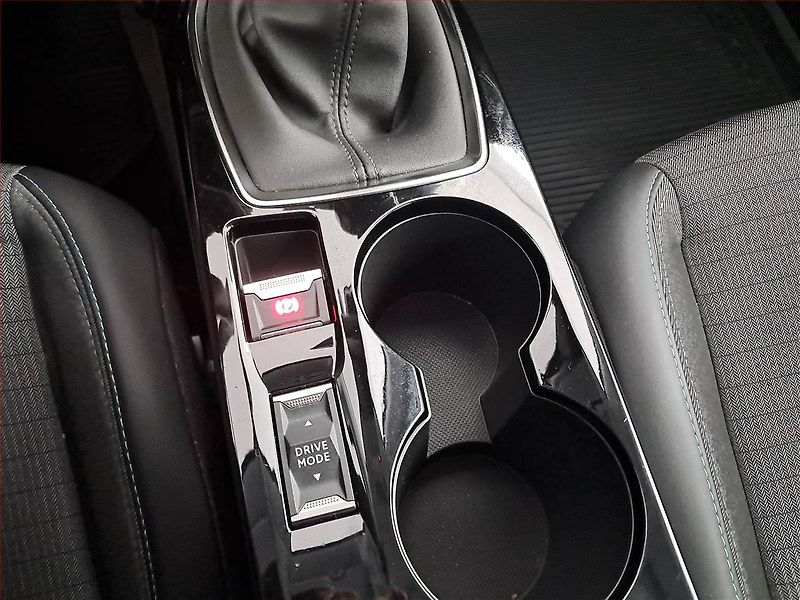 Peugeot 208 (2020) 1.2 PureTech, ČR,1.maj, Kůže - fotka 17 z 20