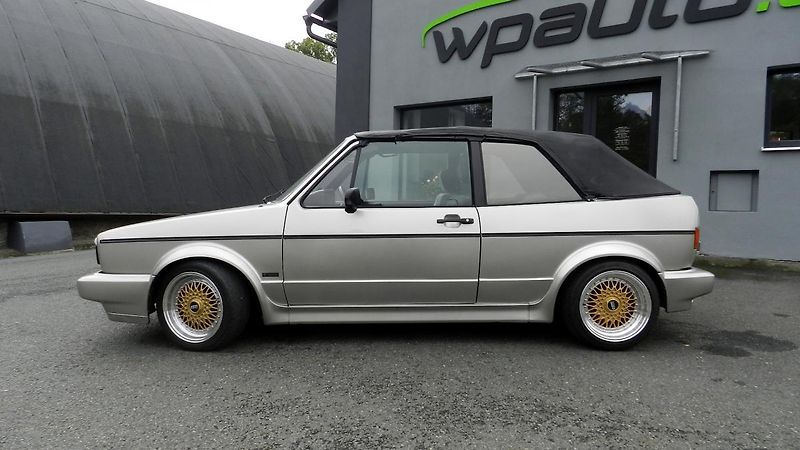 Volkswagen Golf MK1 cabrio 1.8i 70 kW KARMANN - fotka 3 z 24