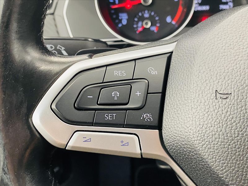 Volkswagen Passat 2,0 TDI DSG 4MOT 140 kW R-line - fotka 13 z 28