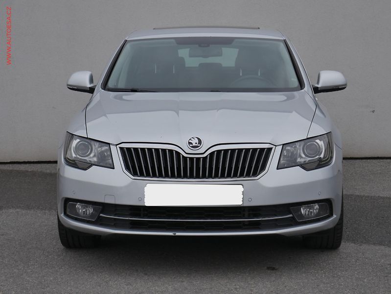 Škoda Superb (2013) 2.0 TDi 4x4, ČR, Elegance - fotka 2 z 22
