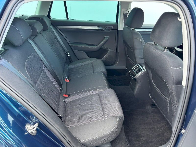 Škoda Superb (2023) 2.0 TDI 110kW DSG Style Extra, - fotka 25 z 35